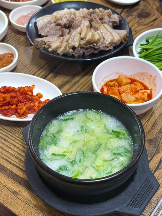 부산시청 주차장 | 시청역 '애돈촌돼지국밥'맛집 주만사 추천 주차장 소개!🚗