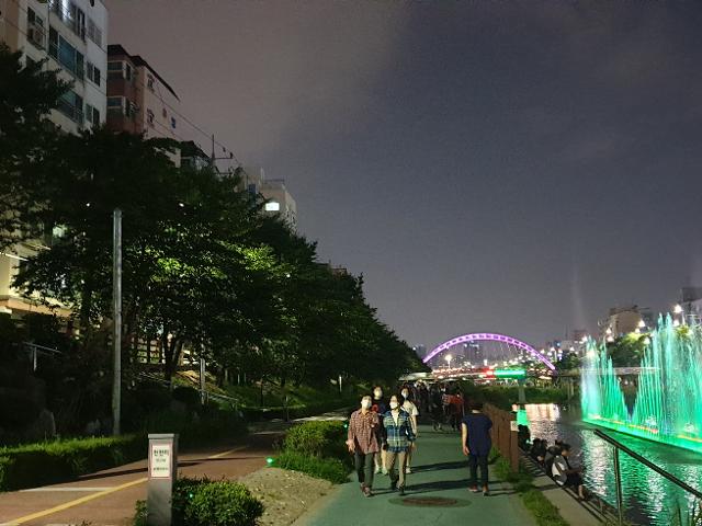 연신내 주차장 | 광천 산책하고 육즙 터지는 '화포식당'까지! 주차 걱정 없는 완벽 코스