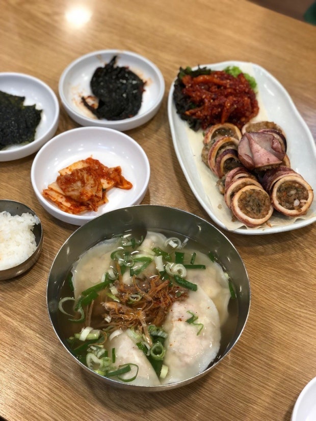 강남역 주차장 | 서초동 뱅뱅사거리 맛집 탐방: 봉산옥 만둣국부터 강남역 가성비 주차장까지