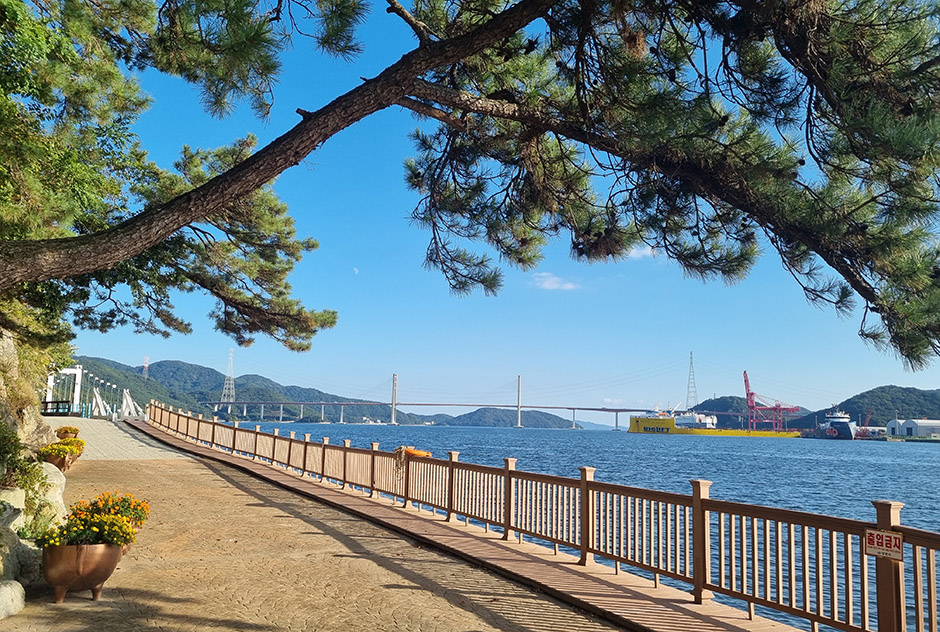 마산역 주차장 | "기차 여행의 설렘, 주차 요금 폭탄으로 망칠 순 없으니까!" 마산역 기차 여행 추천 목적지와 주차 꿀팁