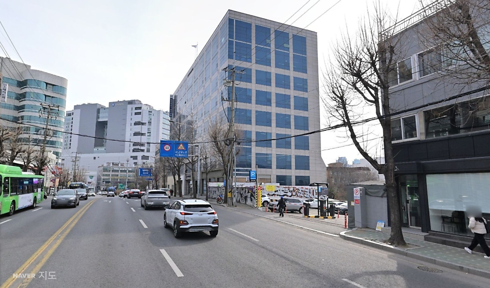 연남동 주차장｜홍대입구역 도보권, 시간권부터 전일권, 심야 이용 가능한 주차장 '카페공명' 안내