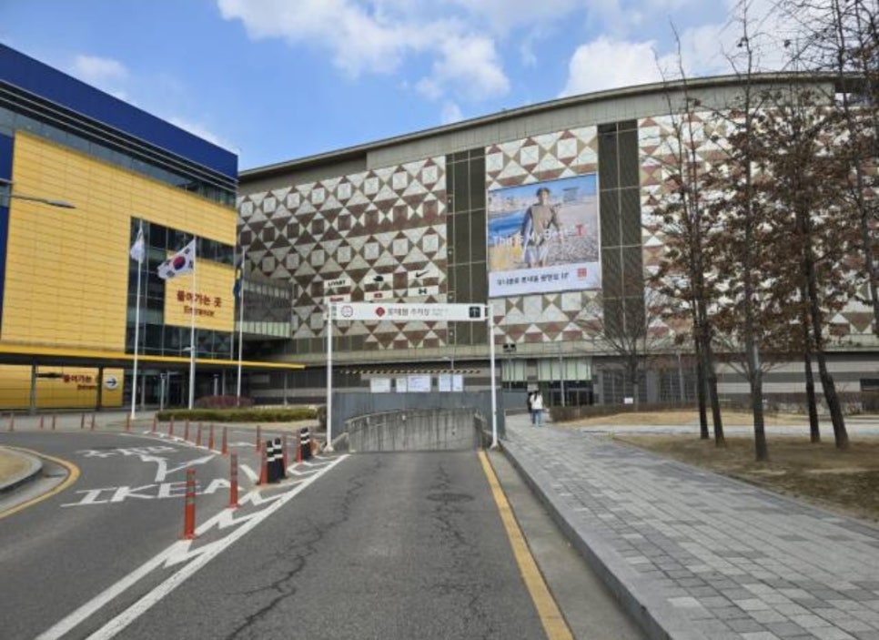 광명역 월주차 _ 광명 GIDC 맞은편 롯데몰 주차장 1층에 월주차 신청 받습니다.