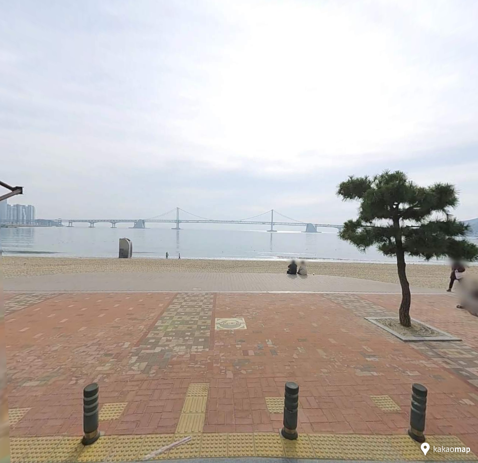 아무래도 바다 보기에는 광안동이 최고지요? 한달 살기 | 주만사 월주차