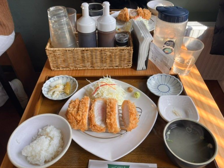 삼각지역 주차장 | 도보 3분거리의 초역세권 주차장   돈카츠 맛집 한 번에 삼각지역 주차장 걱정없음!