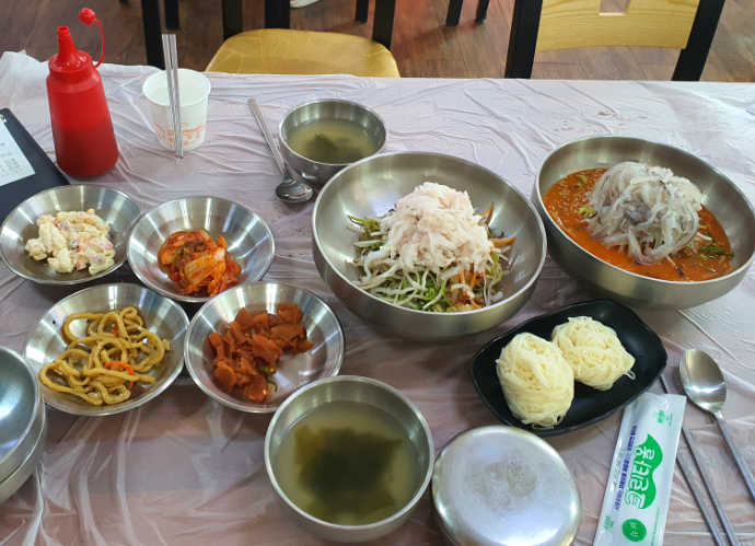 속초 주차장 | 강원도 속초 먹거리 여행 전 필수 체크! 속초시장·물회 맛집 완도회식당   주만사 추천 주차장 안내