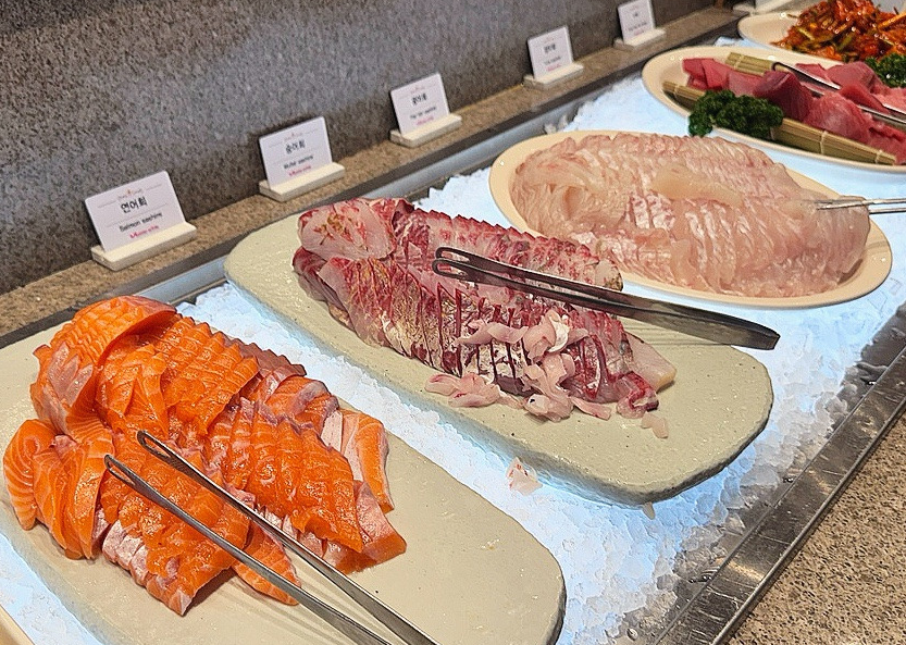 경기도청 주차장 | 경기도청·광교중앙역 인근 가성비 주차장 추천, 상황별 주차 선택 가이드 및 꿀팁안내   해산물 뷔페 맛집 정보까지!