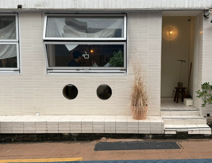금련산역 주차장 |  어디가 편할까? 광안리·남천동 방문 전 알아두면 좋은 주만사 추천 주차장 역 인근 카페 피크닉 소개