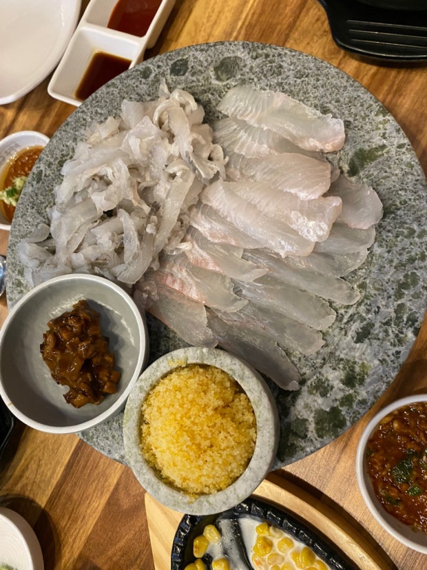 수원시청역 주차장 | 수원시청역 모임 장소 고민? 주차 편한 호텔리츠 정보와 갱스덕·두툼회 맛집 추천