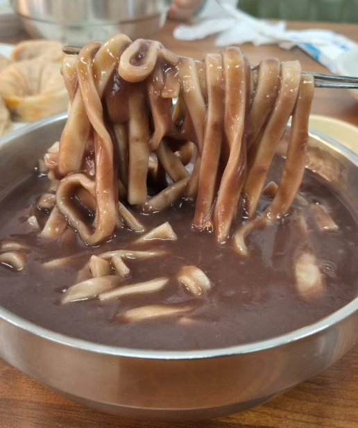 방축리 주차장 | 경차부터 특대형까지 주차 가능한 대형 주차장   인근 맛집 '전라도손칼국수' 안내