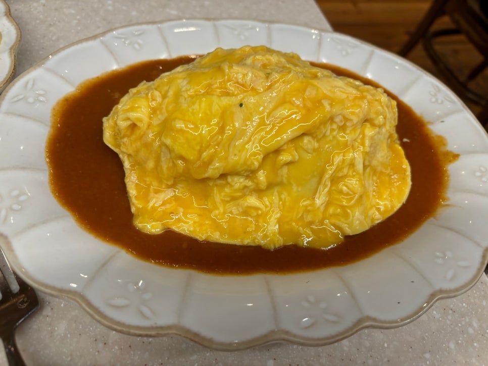 여의도역 더현대,IFC몰 인근 주차장 정보 여의도 맛집까지 한 번에 확인하세요