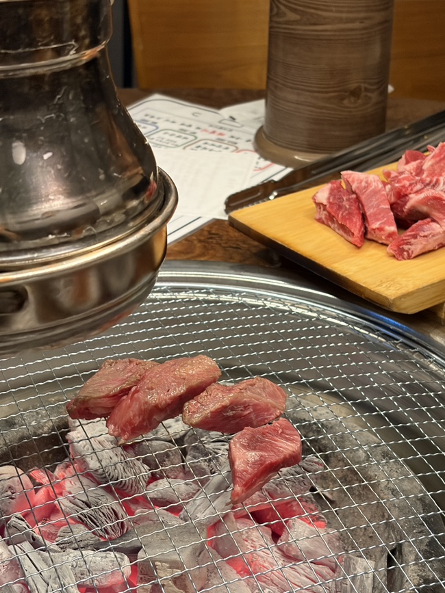 충정로역 주차장 | 설마 아직도 헤매세요? 역 출구 10초 컷 '역대급 명당' 대고 숨은 맛집까지!