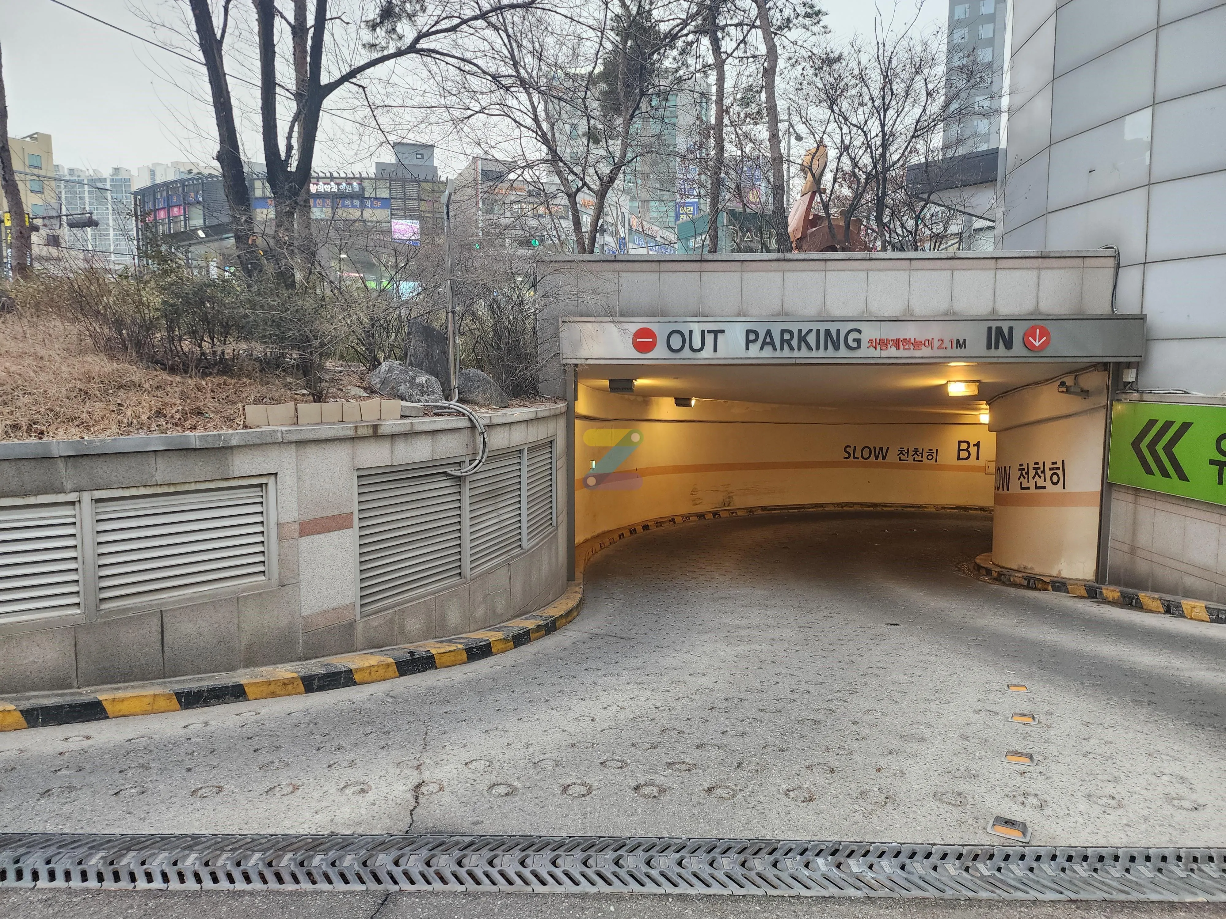 동선동 월주차 | 전 차종 가능! 24시 차단기 있는 안심 자주식 지하주차장