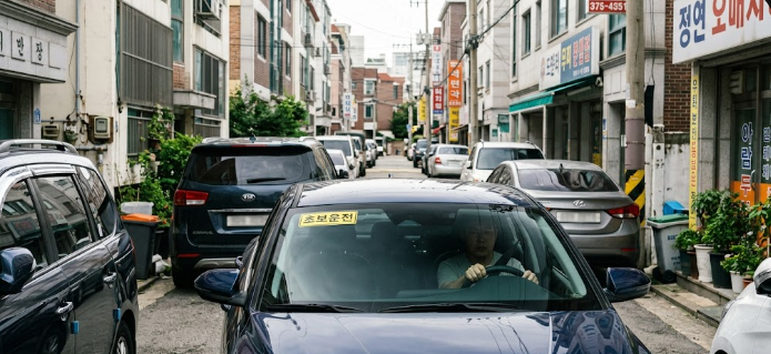 초보운전 골목길 운전 공식, 사이드미러 보는 법과 차폭감 익히기 대표 이미지